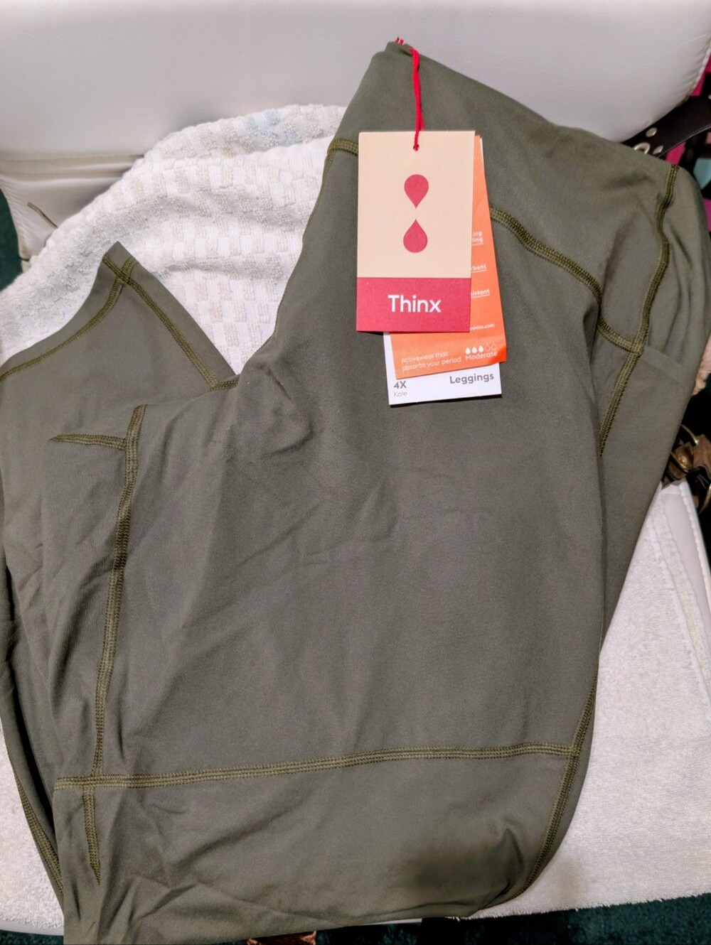 NWT Thinx Olive Green Slightly Crooped Women's  Leggings With pockets Size 4XL